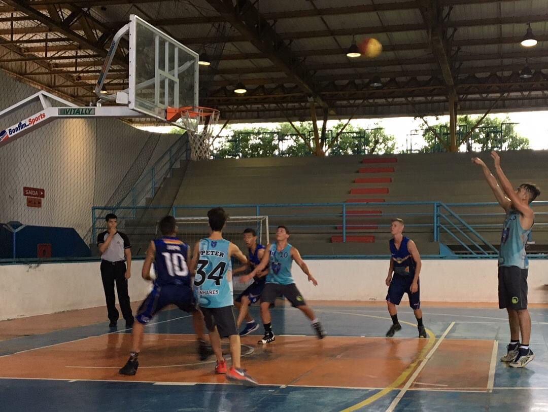 SEDU - Times de Basquete entram em quadra nos Jogos Escolares da