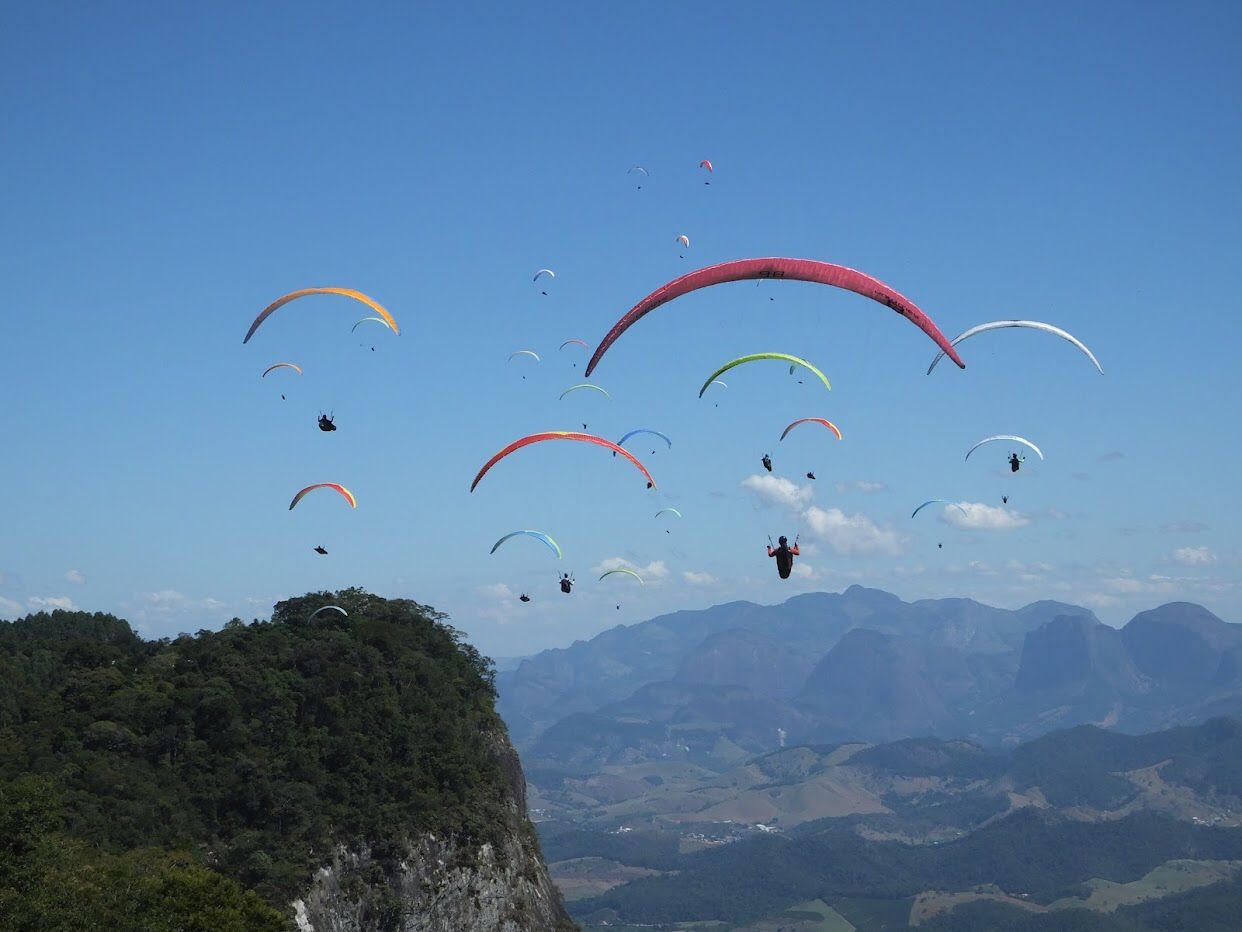 Campeonato de parapente em Castelo|||Fotógrafo:Ulric Jessop